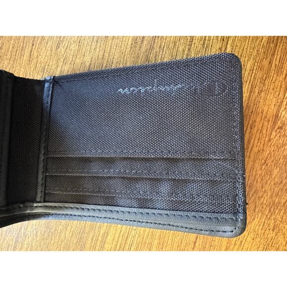 Champion Black Bifold Wallet - Excellent Condition - Picture 5 of 8